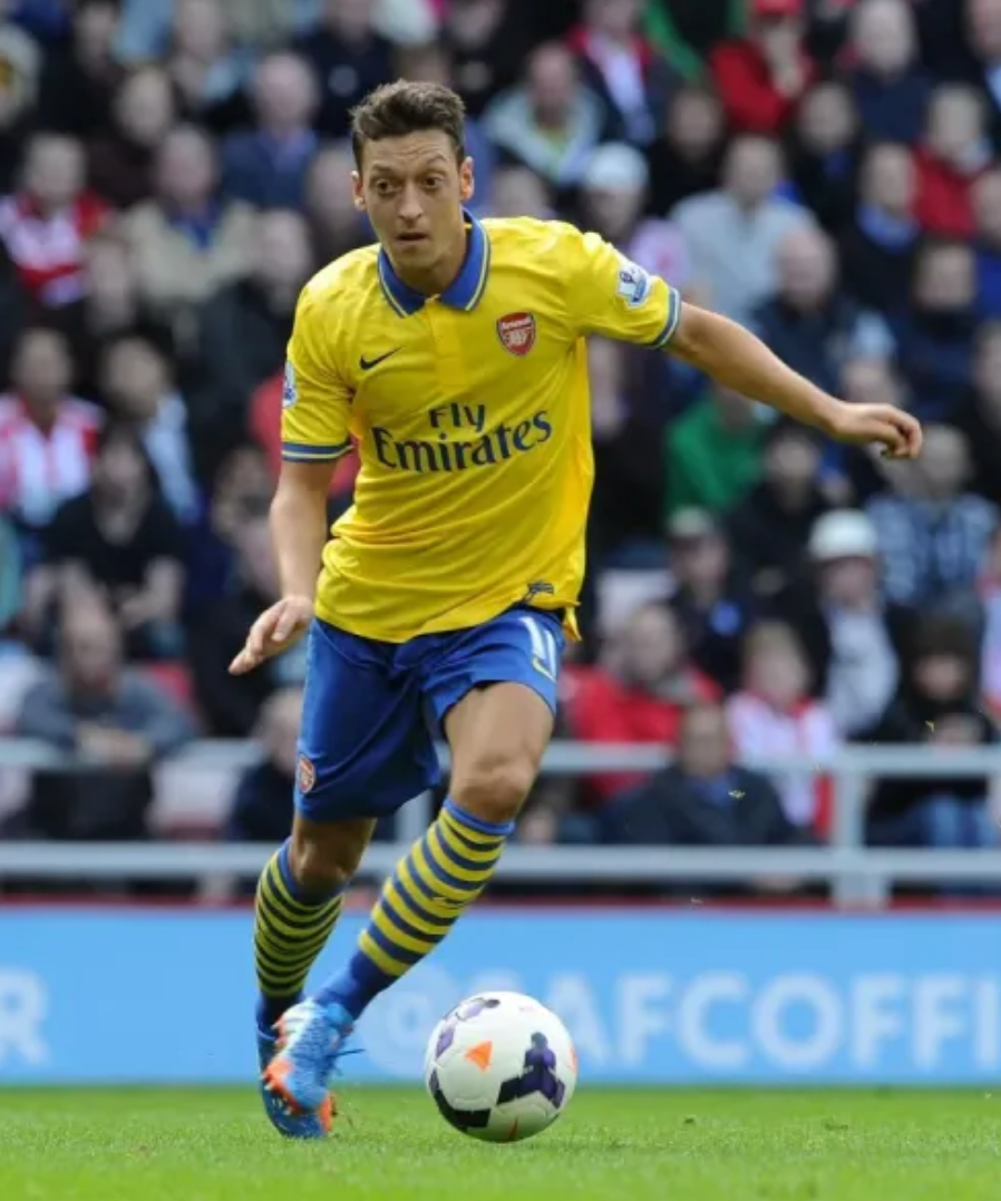 2013/14 - Arsenal FC - Mesut Özil #11 (M)